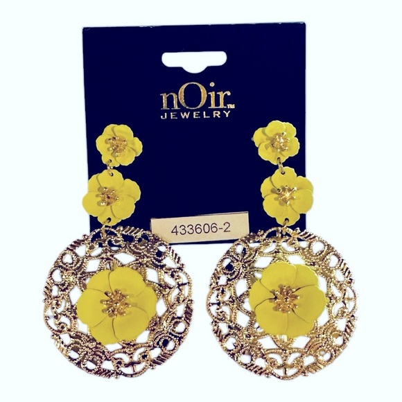 Noir Jewelry Yellow/Green Flower Statement Earrings - Picture 1 of 5